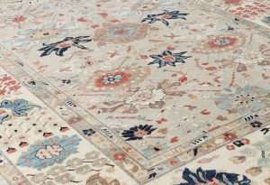 Hand knotted transitional rug